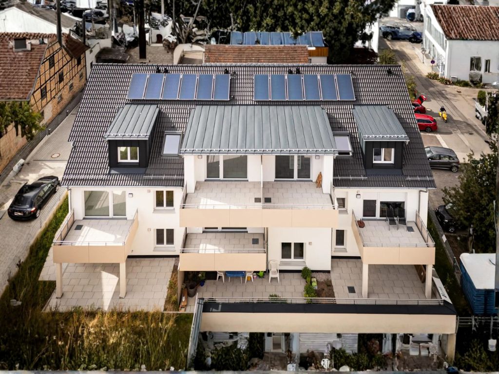 Heimatglück - Black White Minimalist Clothes Store Logo (1920 x 1080 px) (1024 x 768 px) (3587)