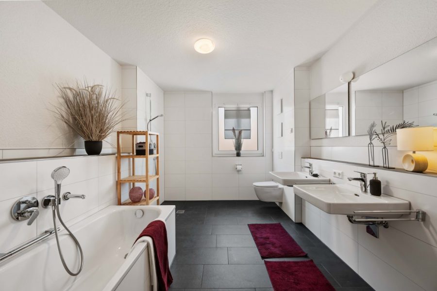 LETZTE 4-ZIMMERWOHNUNG – NEUBAU – BARRIEREFREI – SOFORT VERFÜGBAR - Whg 4 - Tageslichtbad (12584)
