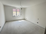 Schlafzimmer - Whg. 4 - Helle 4-Zimmer-Wohnung im 1.OG mit Süd-Balkon – Komfortabel, lichtdurchflutet & mit Gäste-WC