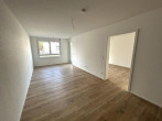 Wohn-Essbereich - Helle 2-Zimmer-Erdgeschosswohnung mit West-Terrasse – Hochwertig, barrierefrei & perfekt für betreutes Wohnen