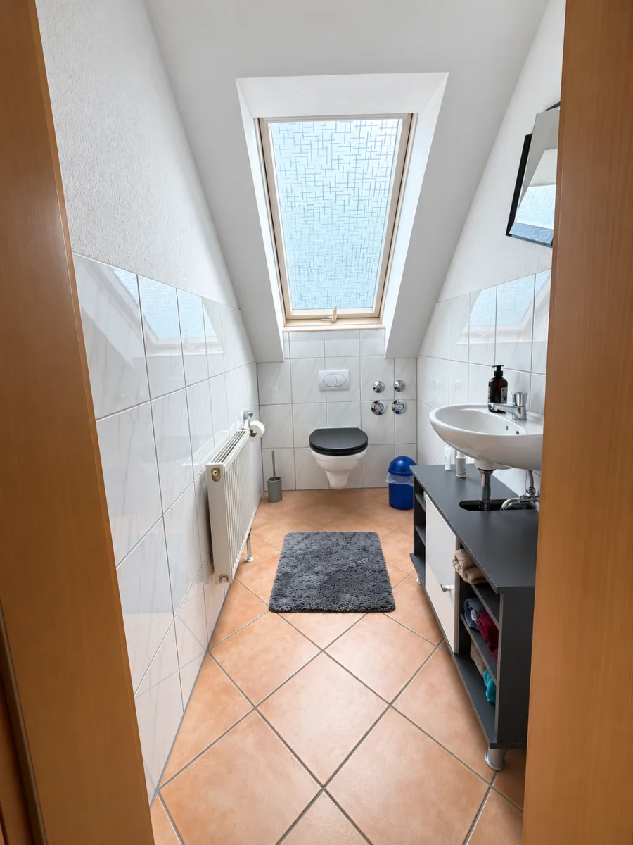 Großzügige 4-Zimmer-Maisonette-Wohnung in Hbg.-Gültstein - Gäste-WC (14617)
