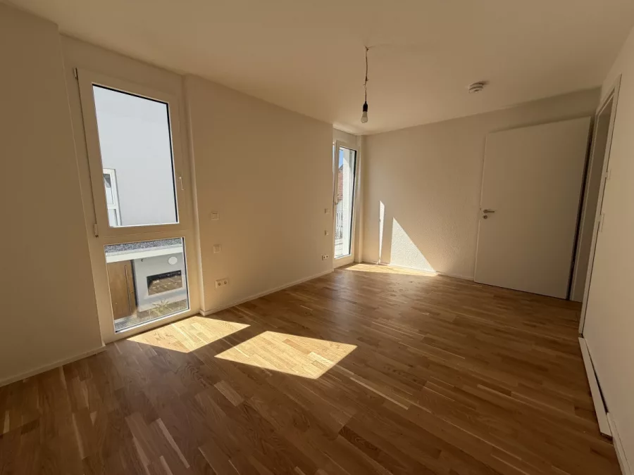 Schicke 2-Zimmer Erdgeschosswohnung mit Süd-Terrasse & kleinem Garten - Whg 5 - Schlafzimmer (13041)