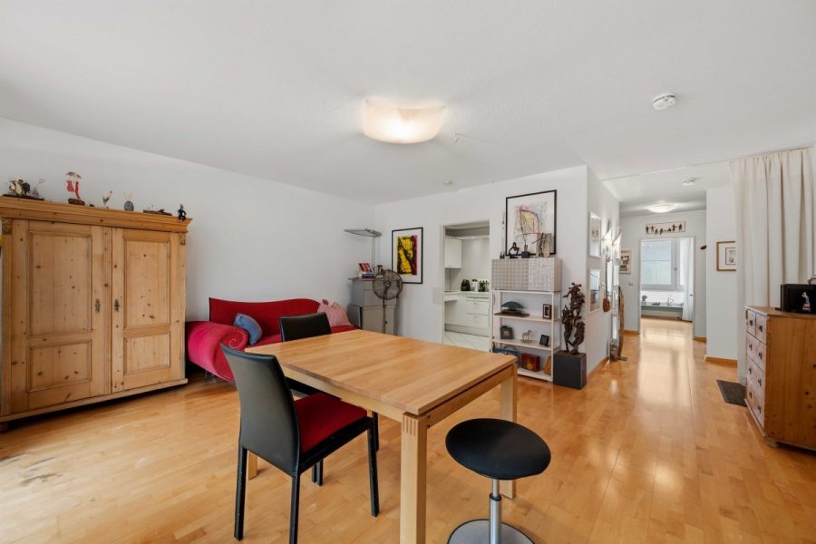 Großzügige 3-Zimmerwohnung mit 95,74 m², großer Südloggia, 2 Bädern & 2 Tiefgaragenstellplätzen - Wohn- & Esszimmer_3 (12994)