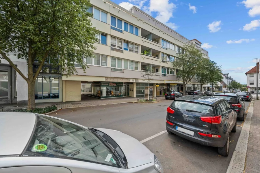 Großzügige 3-Zimmerwohnung mit 95,74 m², großer Südloggia, 2 Bädern & 2 Tiefgaragenstellplätzen - Außenansicht (13188)