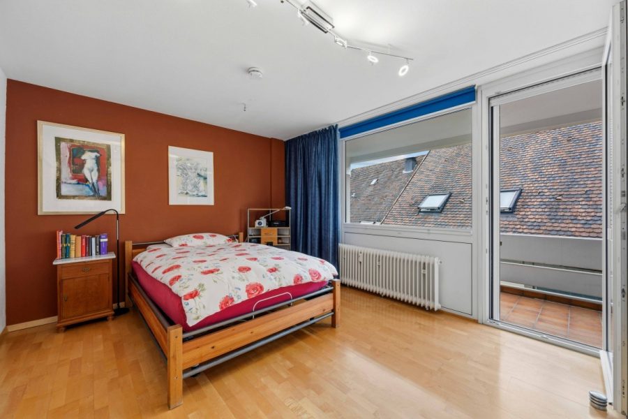 Großzügige 3-Zimmerwohnung mit 95,74 m², großer Südloggia, 2 Bädern & 2 Tiefgaragenstellplätzen - Schlafzimmer (12997)