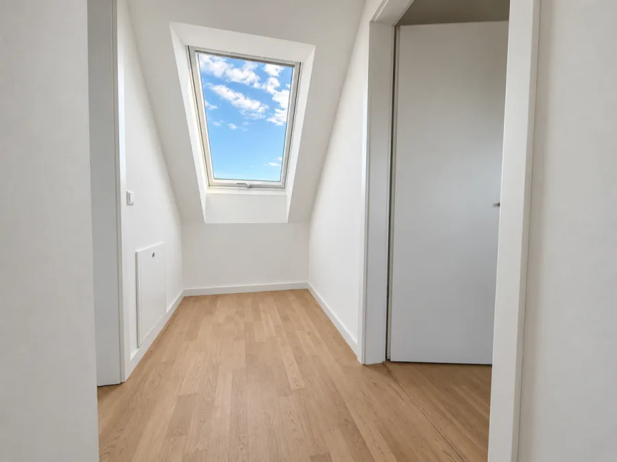 GENIALE 4 Zimmer: Kamin, Süd-Loggia & 2. Balkon – Großzügiges Wohnen auf zwei Ebenen - Whg 7 - Galerie oben (14472)