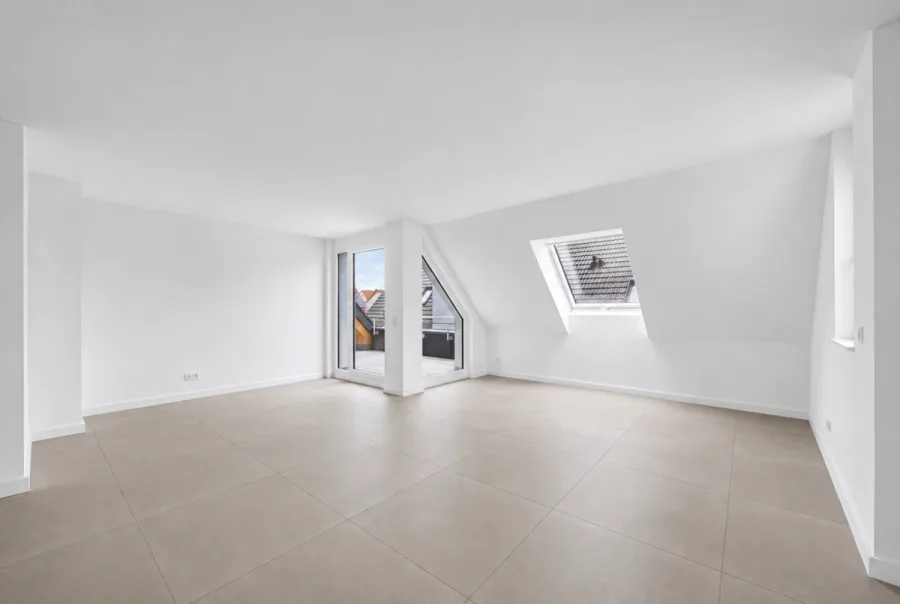 GENIALE 4 Zimmer: Kamin, Süd-Loggia & 2. Balkon – Großzügiges Wohnen auf zwei Ebenen - Whg 7 - Wohnraum Fliesen (14467)