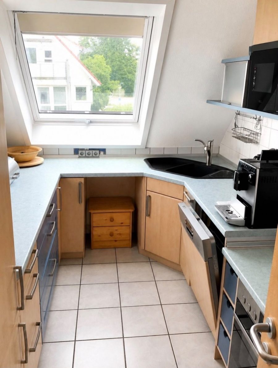 „Maisonette mit Hausgefühl – 128 m² Wohnkomfort mit herrlichem Ausblick vom Südbalkon“ - Ihre Küche (12369)