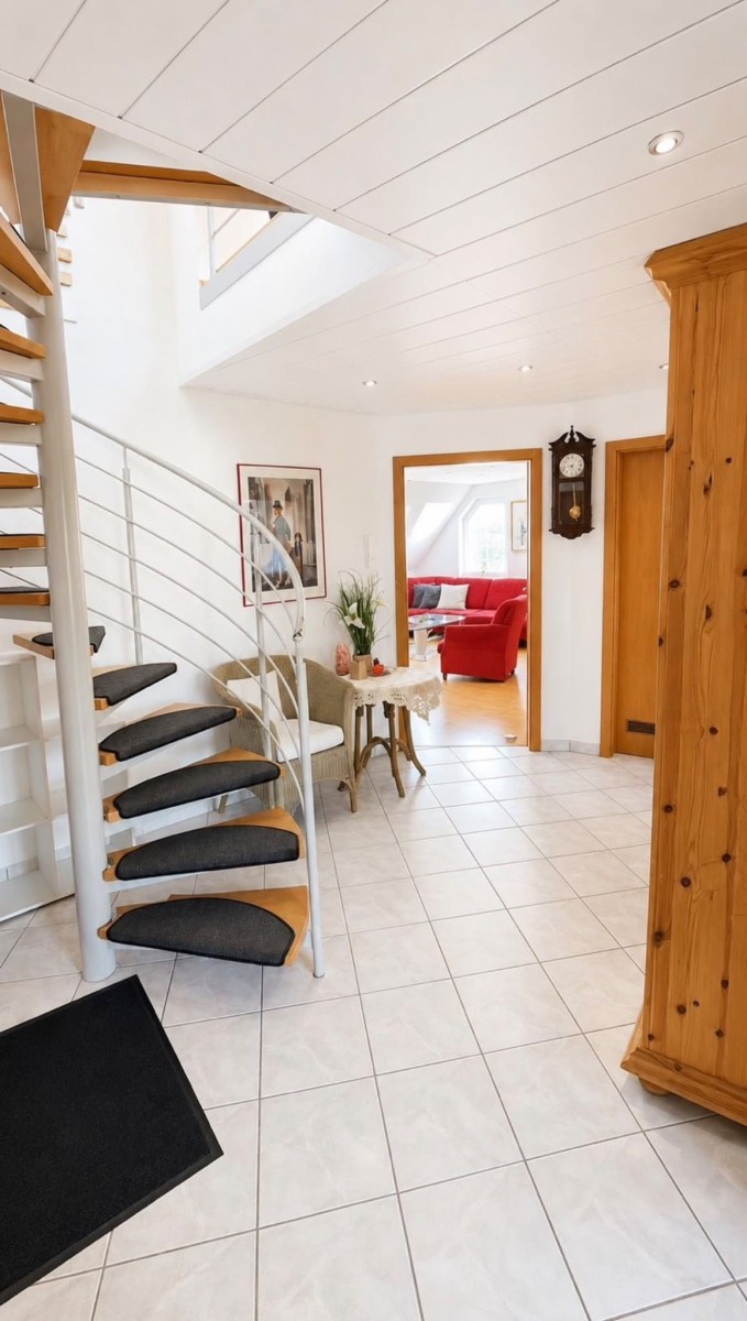 „Maisonette mit Hausgefühl – 128 m² Wohnkomfort mit herrlichem Ausblick vom Südbalkon“ - Eingangsbereich (12370)