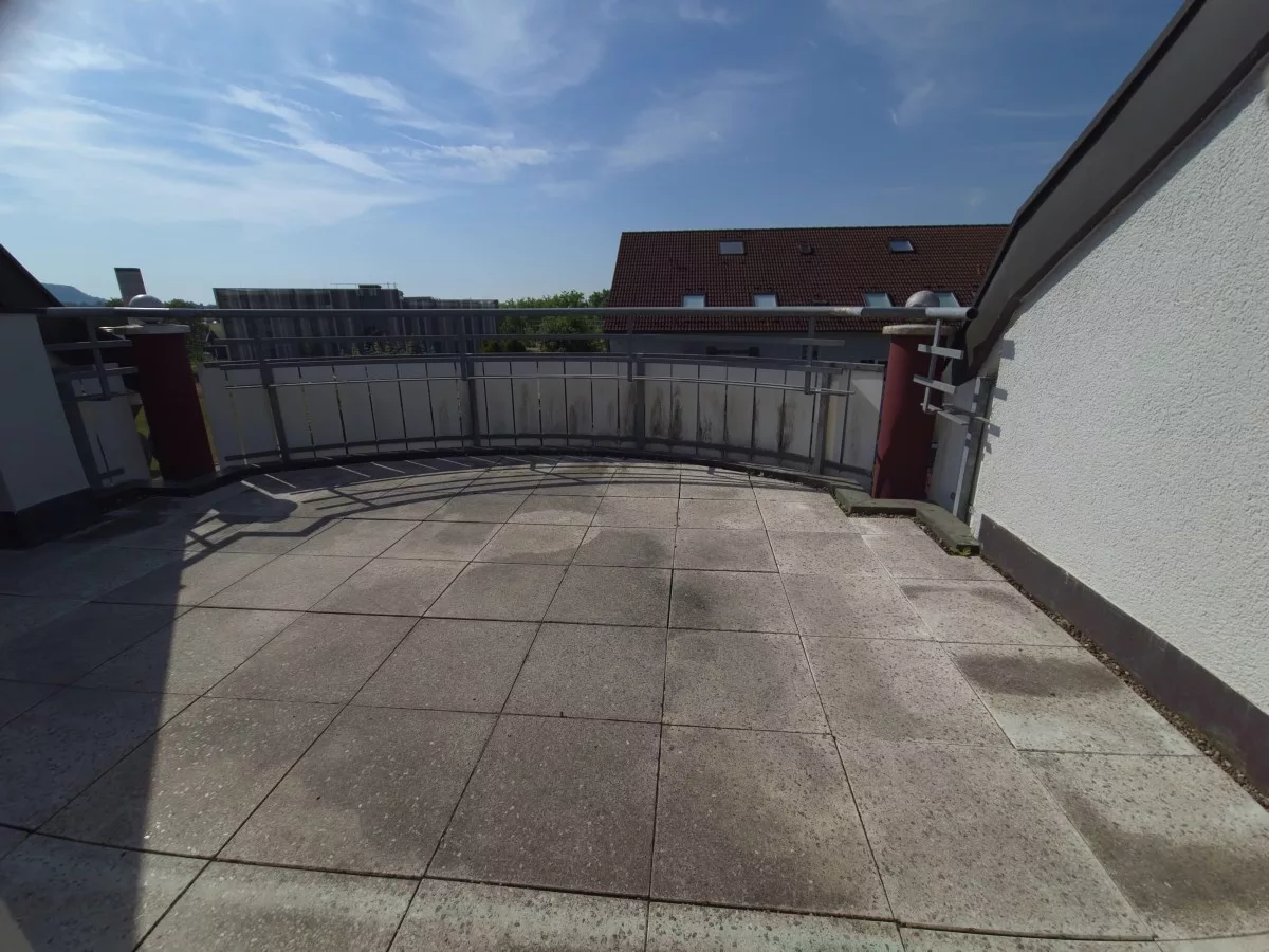 großer Balkon