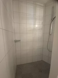 Große Dusche
