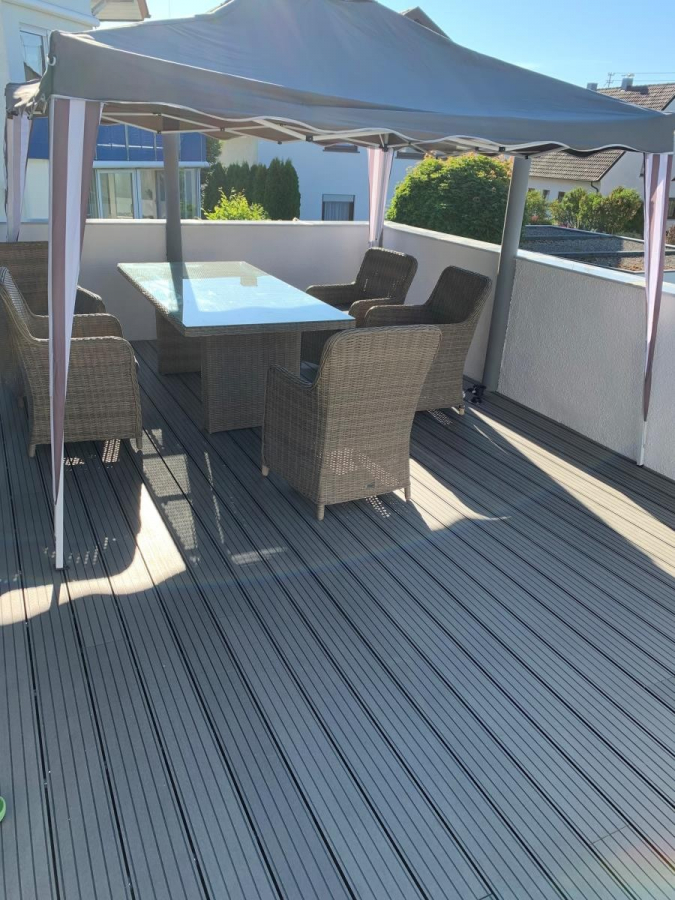 Großes Einfamilienhaus mit großem überdachten Südbalkon und Kaminofen - Ihre Terrasse (5823)