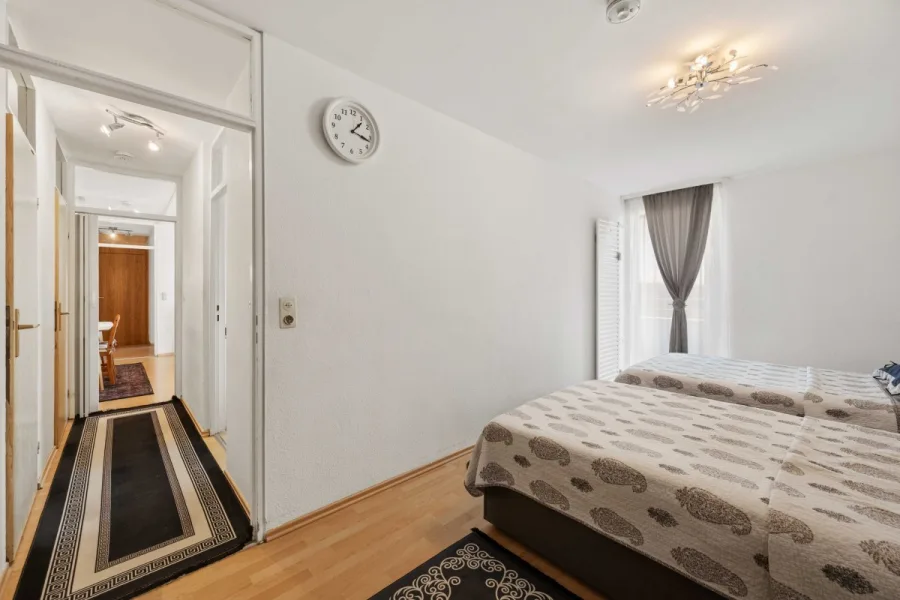 Vermietete 3-Zimmer-Kapitalanlage im 13. OG – Südostbalkon, Fernblick & Garage in Sindelfingen - Zimmer 2 (15186)