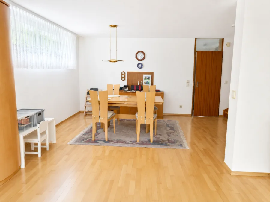 Sonniges Familienglück mit Garten, Balkon und viel Platz zur Entfaltung in Dagersheim - Esszimmer (14314)