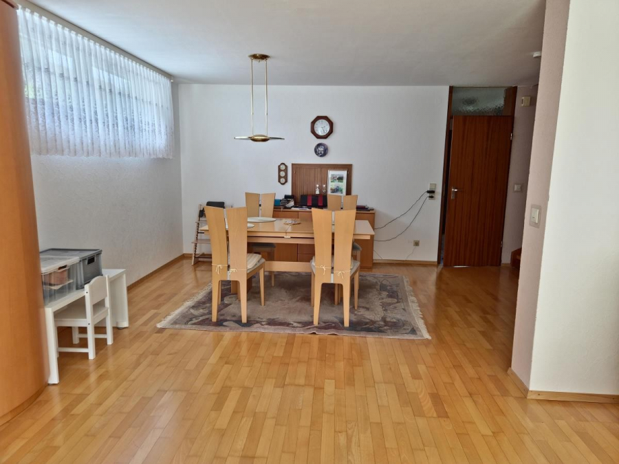 Sonniges Familienglück mit Garten, Balkon und viel Platz zur Entfaltung in Dagersheim - Essbereich (8604)