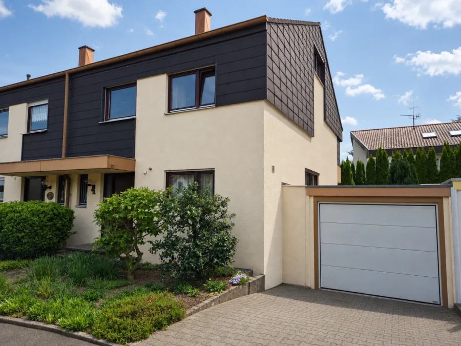 Sonniges Familienglück mit Garten, Balkon und viel Platz zur Entfaltung in Dagersheim - Haus mit Garage (13556)