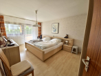Schlafzimmer - Sonniges Familienglück mit Garten, Balkon und viel Platz zur Entfaltung in Dagersheim