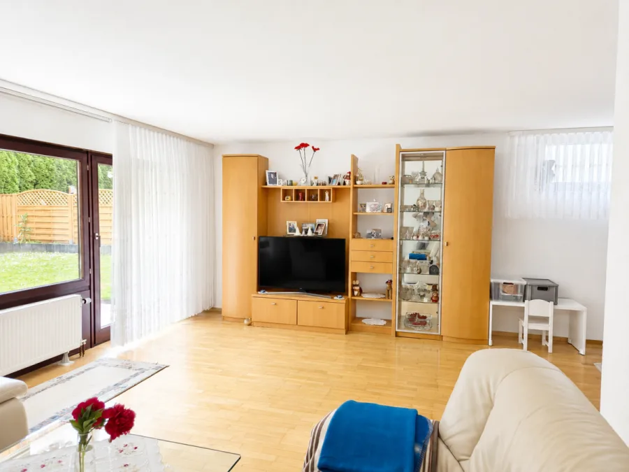Sonniges Familienglück mit Garten, Balkon und viel Platz zur Entfaltung in Dagersheim - Wohnbereich (14313)