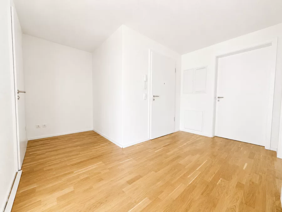 Perfekte 2-Zimmer Obergeschosswohnung mit Balkon, Abstellraum & Tageslichtbad – Komfortabel wohnen in Herrenberg - Whg 6 - Eingangsbereich (13150)