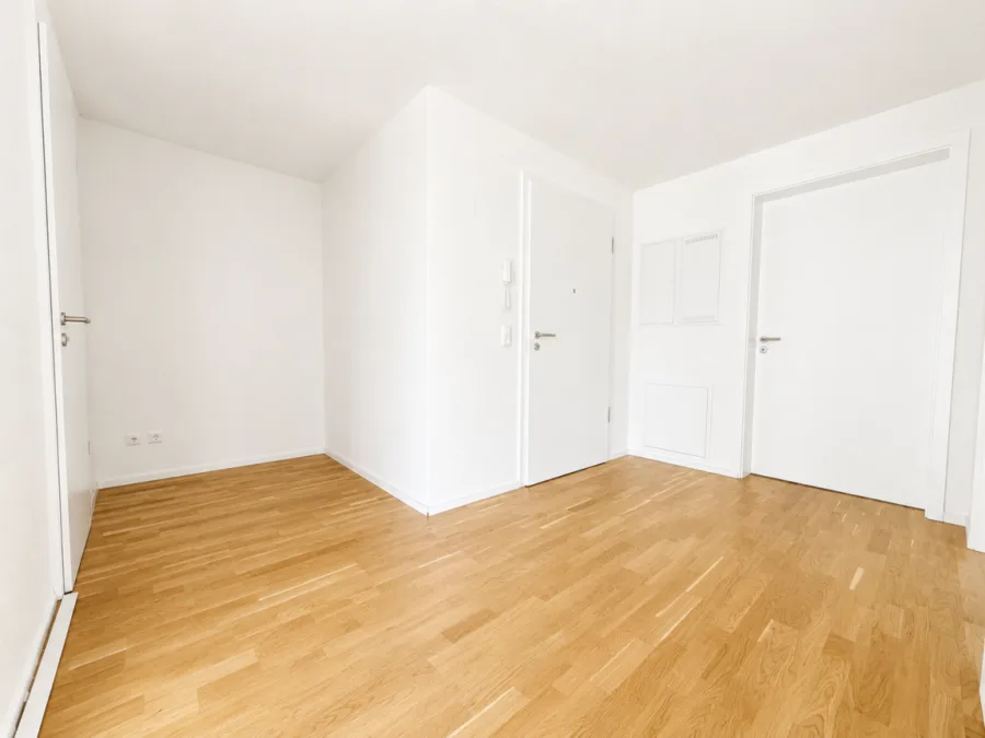 Perfekte 2-Zimmer Obergeschosswohnung mit Balkon, Abstellraum & Tageslichtbad – Komfortabel wohnen in Herrenberg – RESERVIERT - Whg 6 - Eingangsbereich (14102)