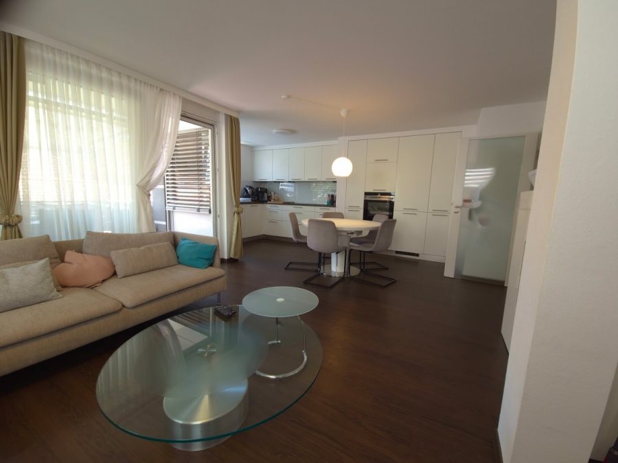 Wohnen wie im Haus – Exklusive 5,5-Zimmer-Maisonette mit Südterrasse, Balkon & Garage - Wohnen_Essen_Küche (12641)