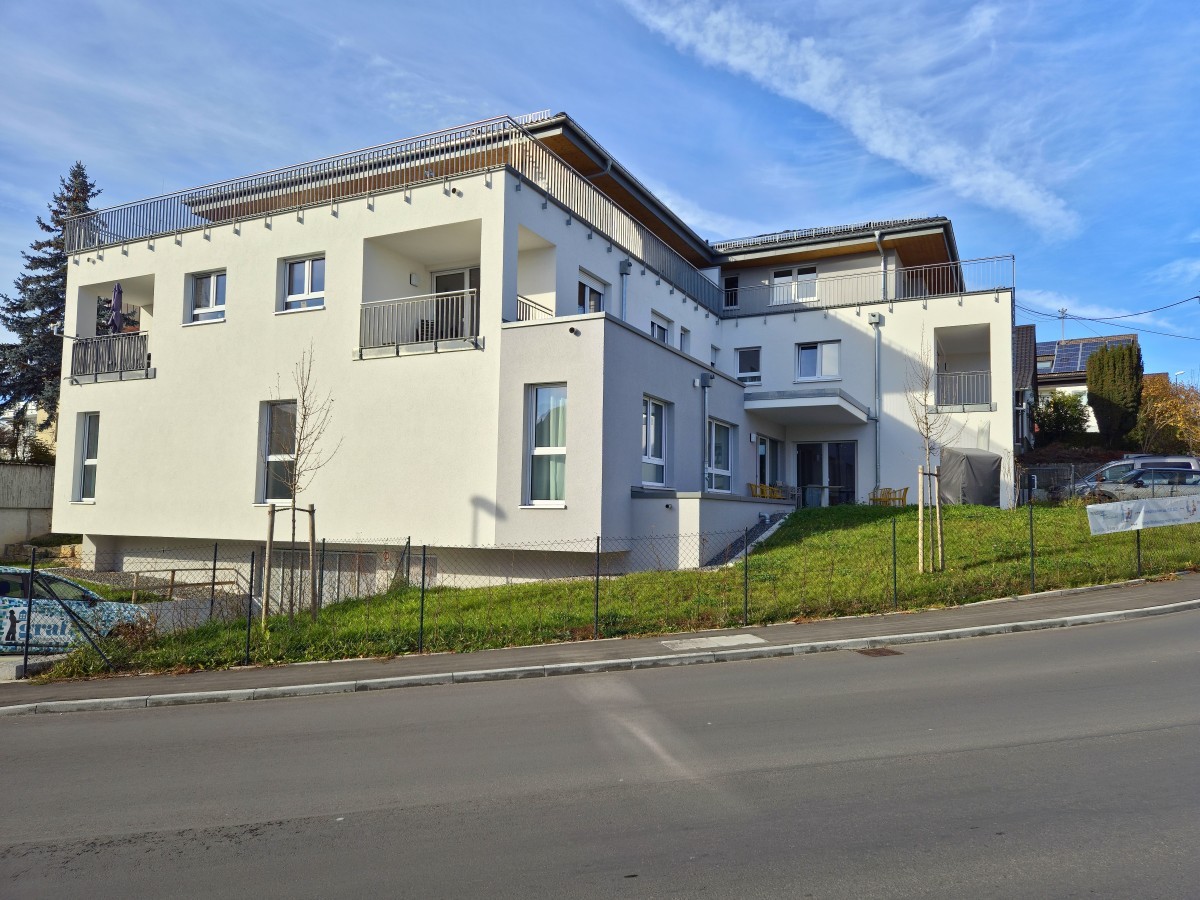 Sicher im Alter: Moderne 2-Zimmer-Wohnung mit Süd-Balkon und umfassendem Betreuungsangebot, 71116 Gärtringen, Etagenwohnung