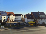 Ausblick vom Balkon - SICHER IM ALTER: Moderne 2-Zimmer-Wohnung mit Süd-Balkon und umfassendem Betreuungsangebot