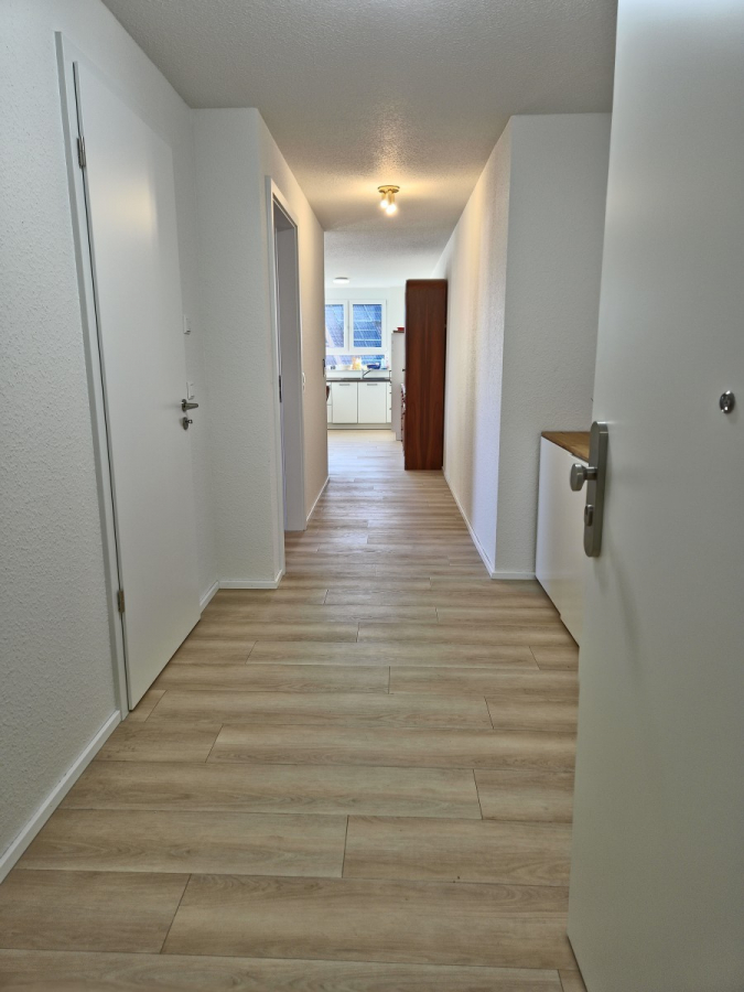 Sicher im Alter: Moderne 2-Zimmer-Wohnung mit Süd-Balkon und umfassendem Betreuungsangebot - Diele (5902)